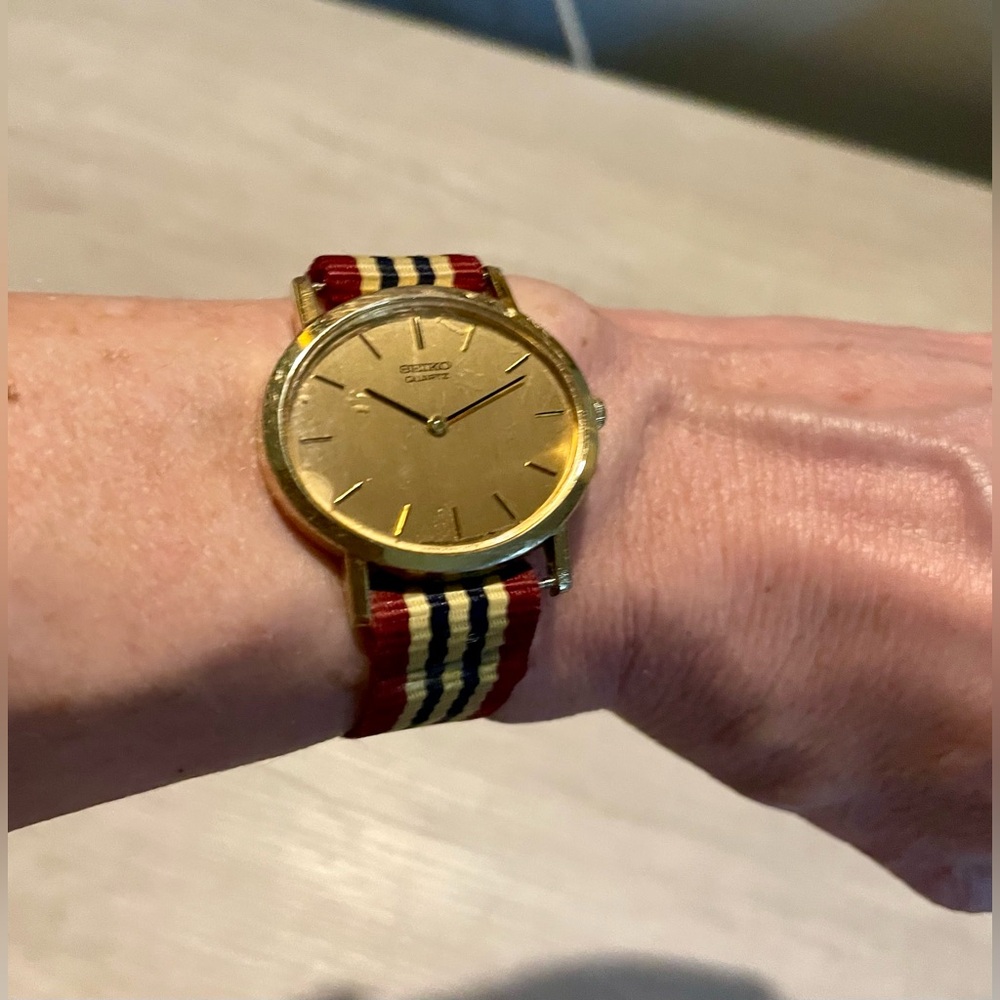 Vintage Seiko Arcobaleno 4N00-0711 Watch - Picture 2 of 15